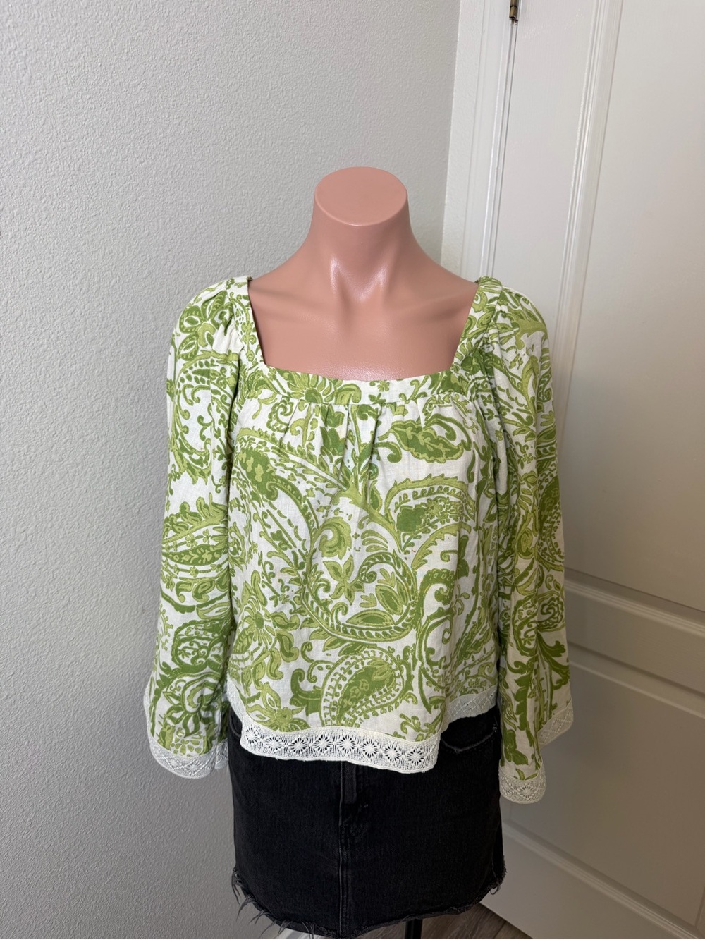 Nicole Miller Linen Blend Green Paisley Square-Neck Blouse Sz XS